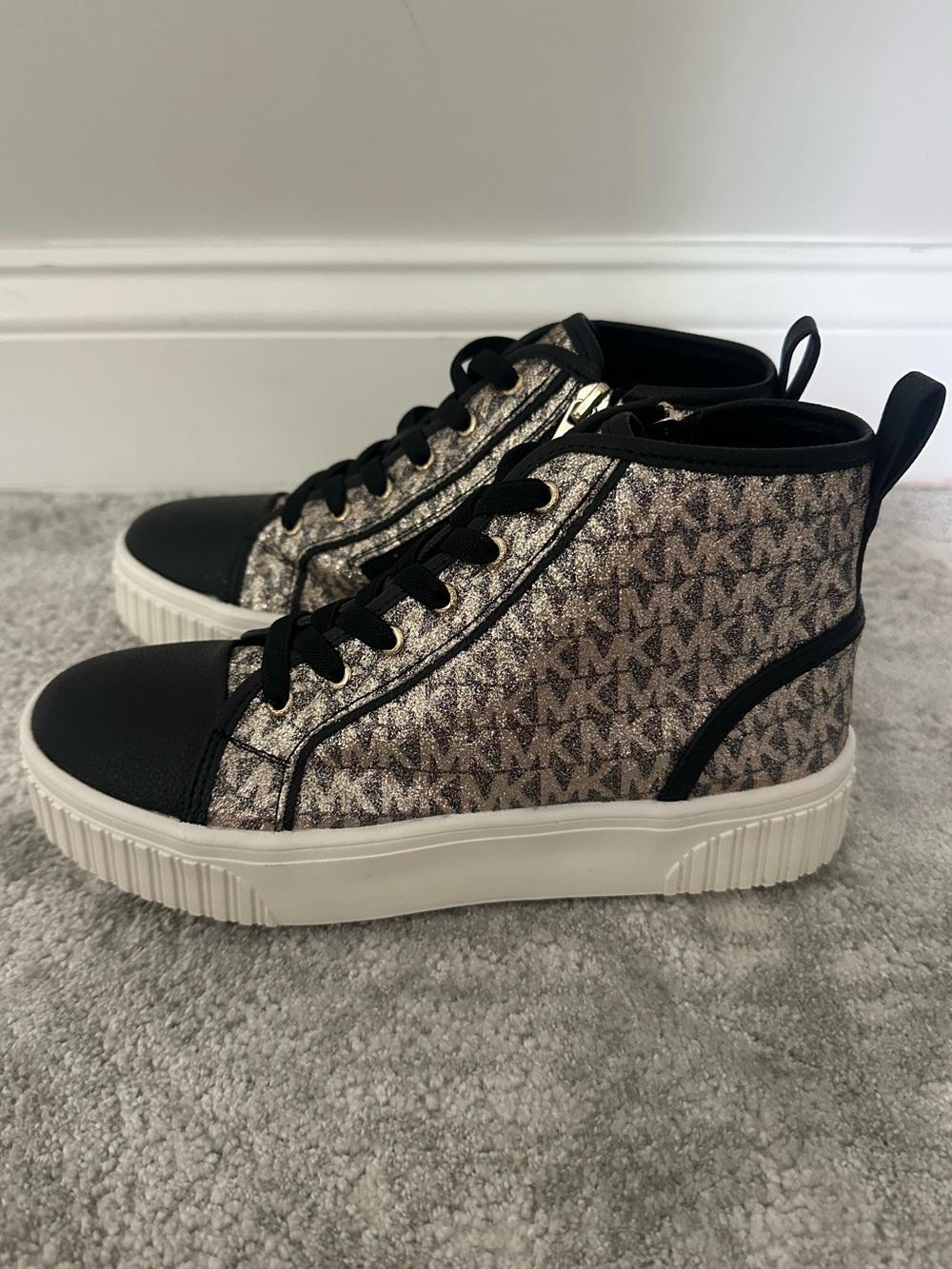 NEW in box Girls Metallic with Side Zip - size 3